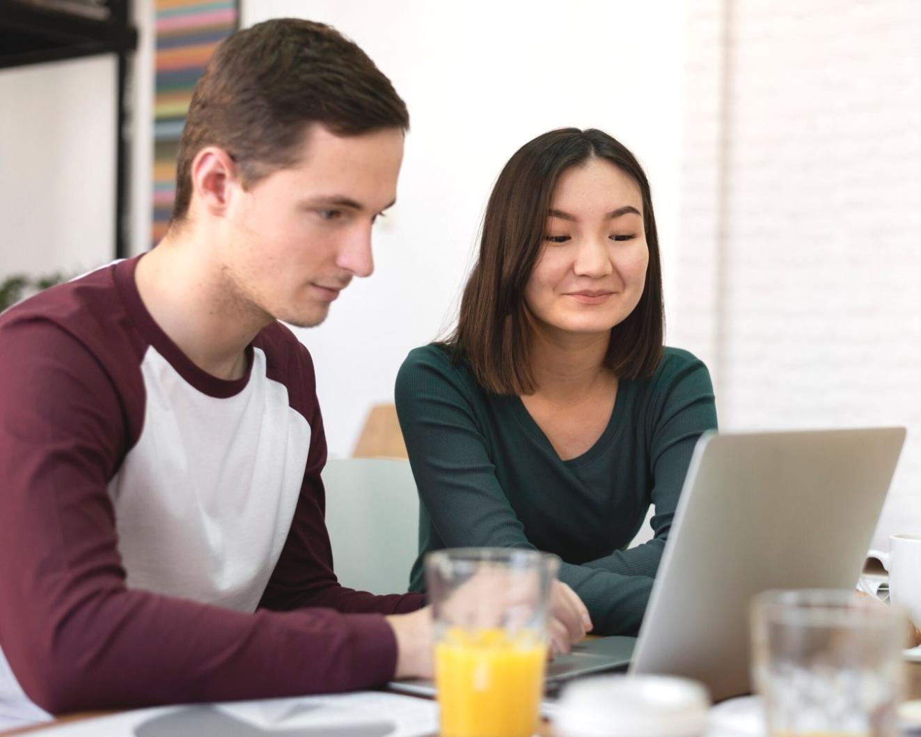 Team bei der Entwicklung von Lernkonzepten